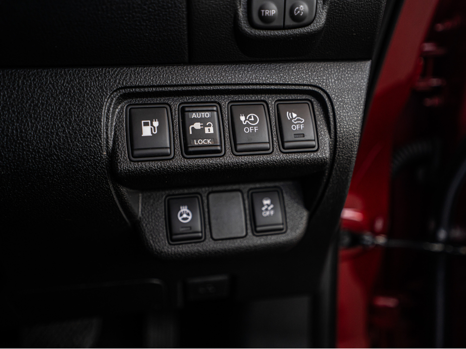 2016 Nissan Leaf - image 22