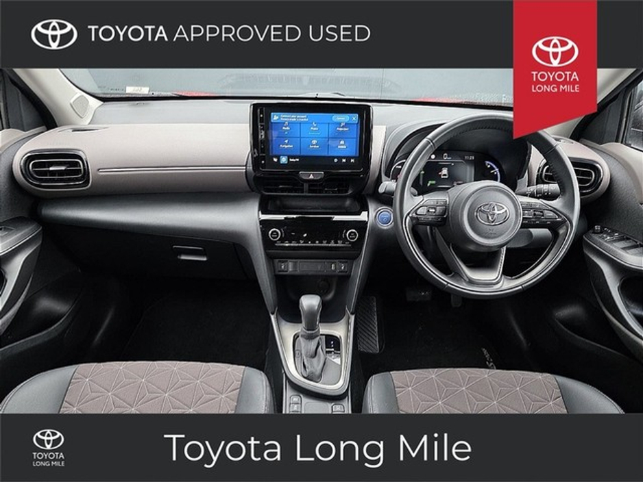 2025 Toyota Yaris Cross - image 8