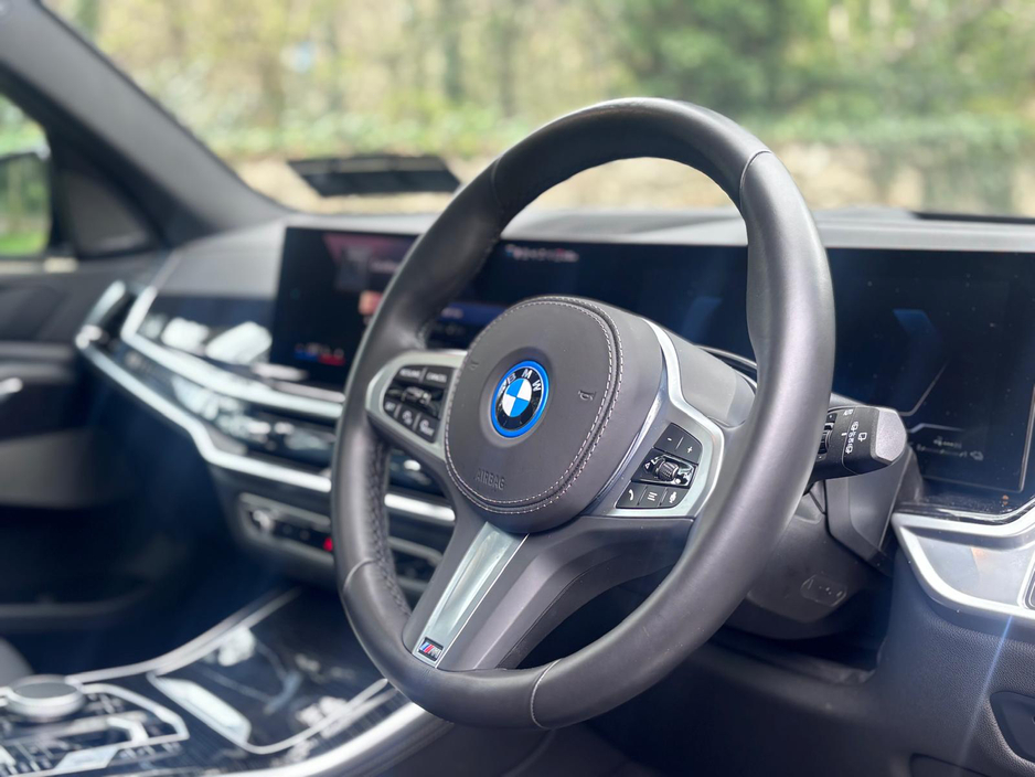 2025 BMW X5 - image 15