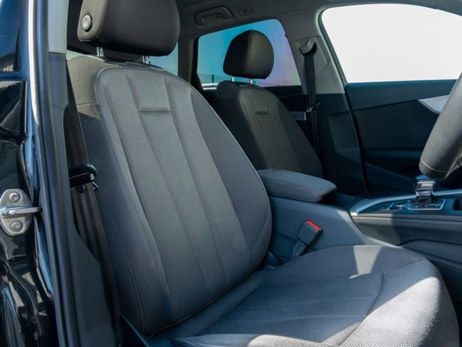2020 Audi A4 - image 10