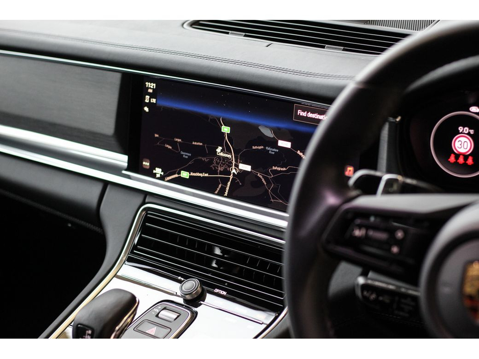 2023 Porsche Panamera - image 18