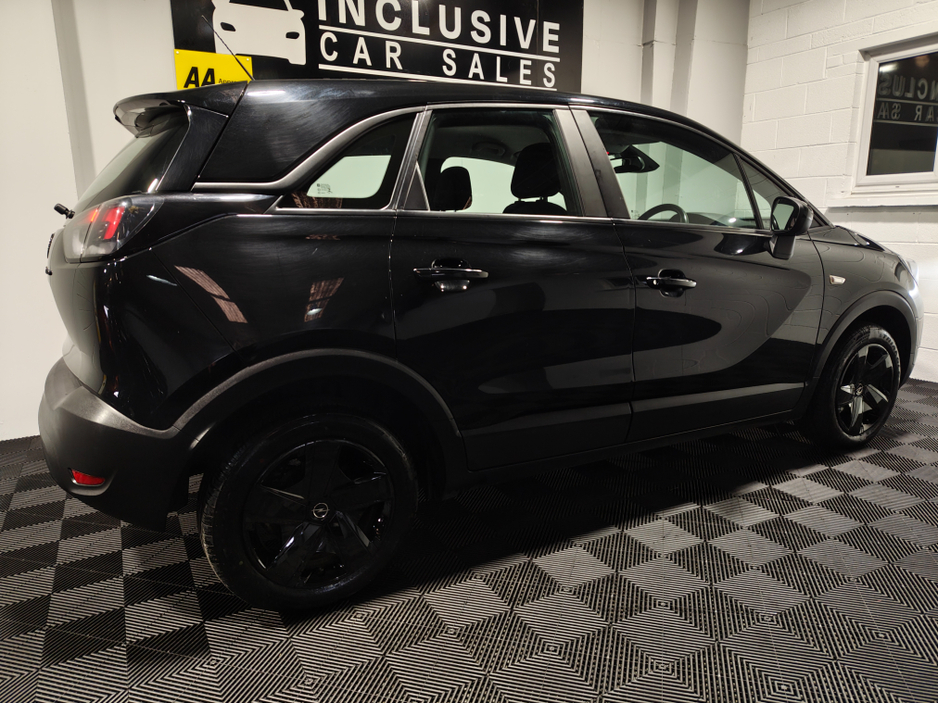 2023 Opel Crossland X - image 7