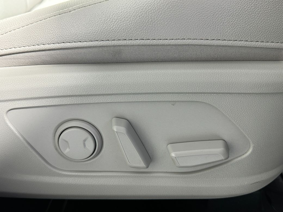 2023 Kia Sorento - image 23