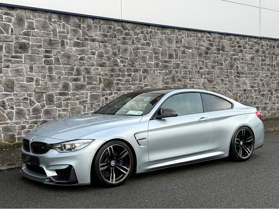 2016 BMW M4 - image 3