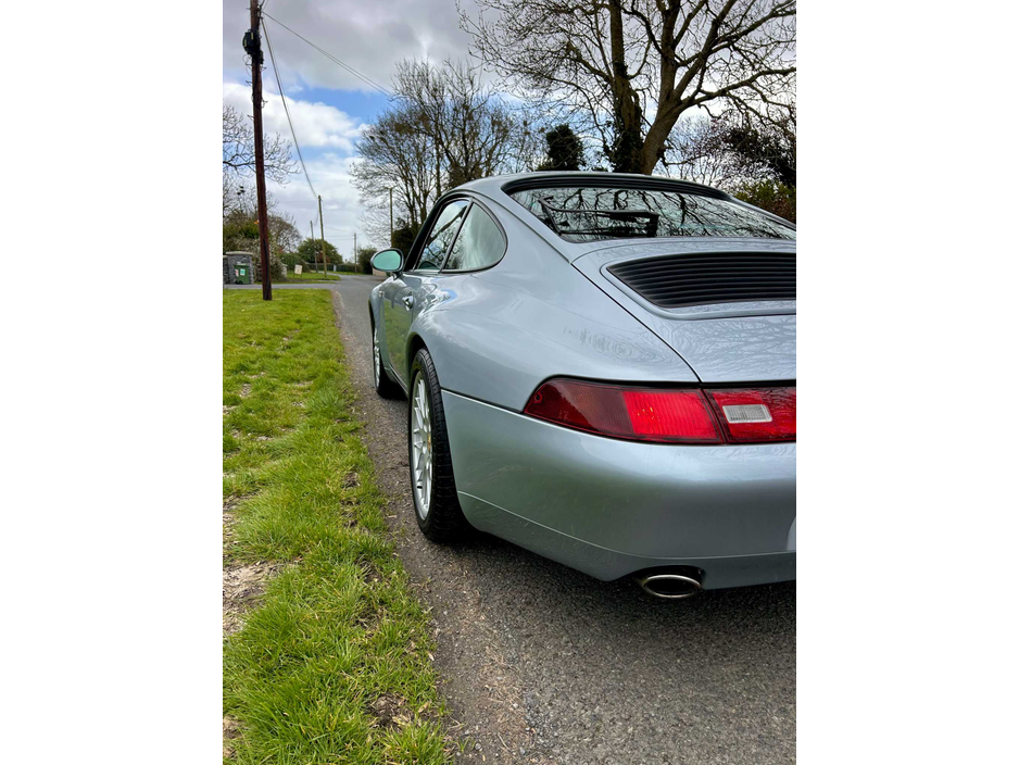 1995 Porsche 911 - image 7