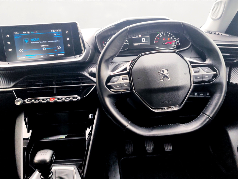 2020 Peugeot 2008 - image 13