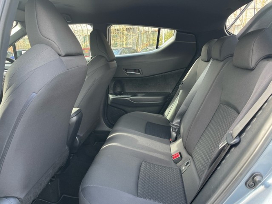 2023 Toyota C-HR - image 7