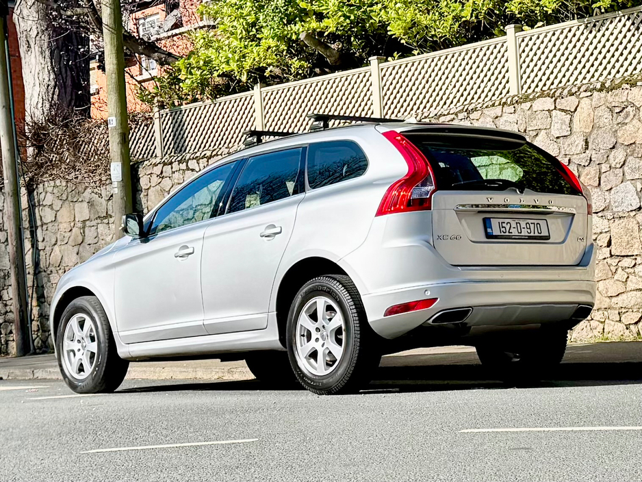 2015 Volvo XC60 - image 7