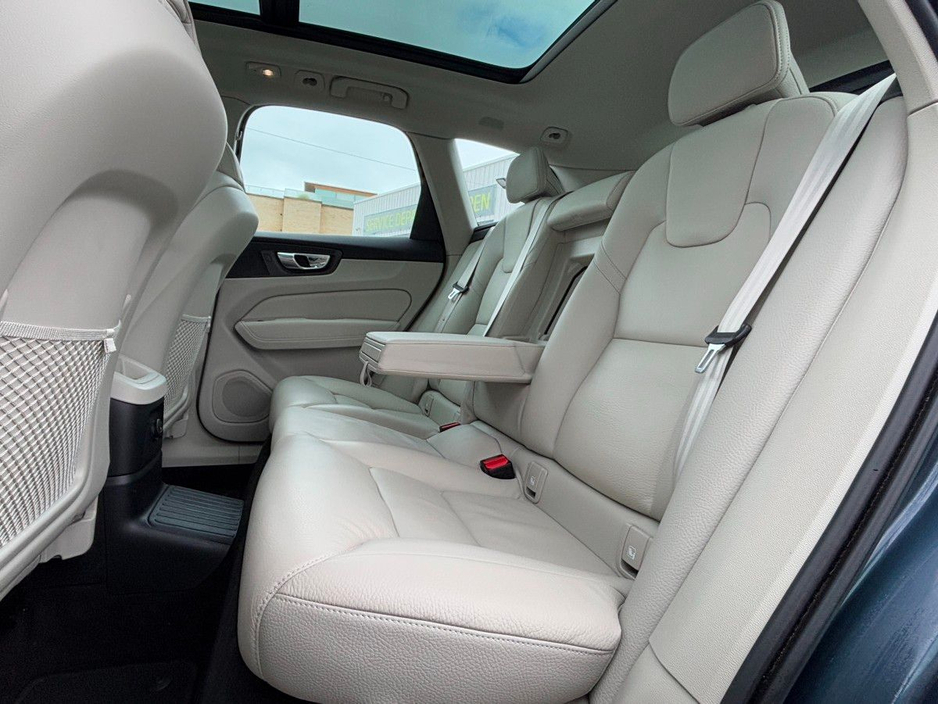 2023 Volvo XC60 BLONDE LEATHER PLUS BRIGHT T6 RECHARGE €45,995