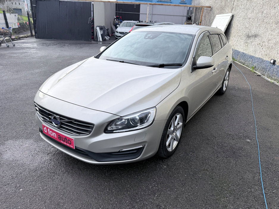 2016 Volvo V60 - image 6