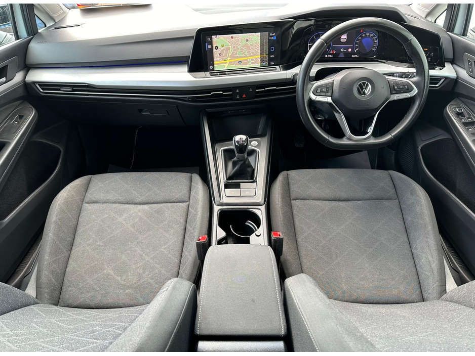 2022 Volkswagen Golf - image 14