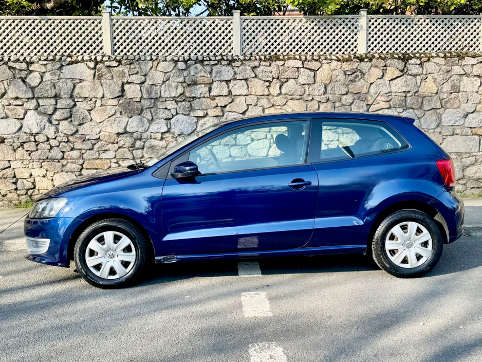 2010 Volkswagen Polo - image 3