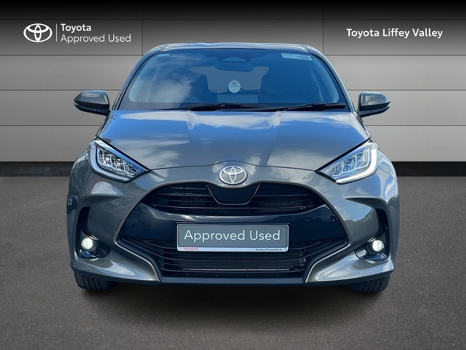 2025 Toyota Yaris - image 5