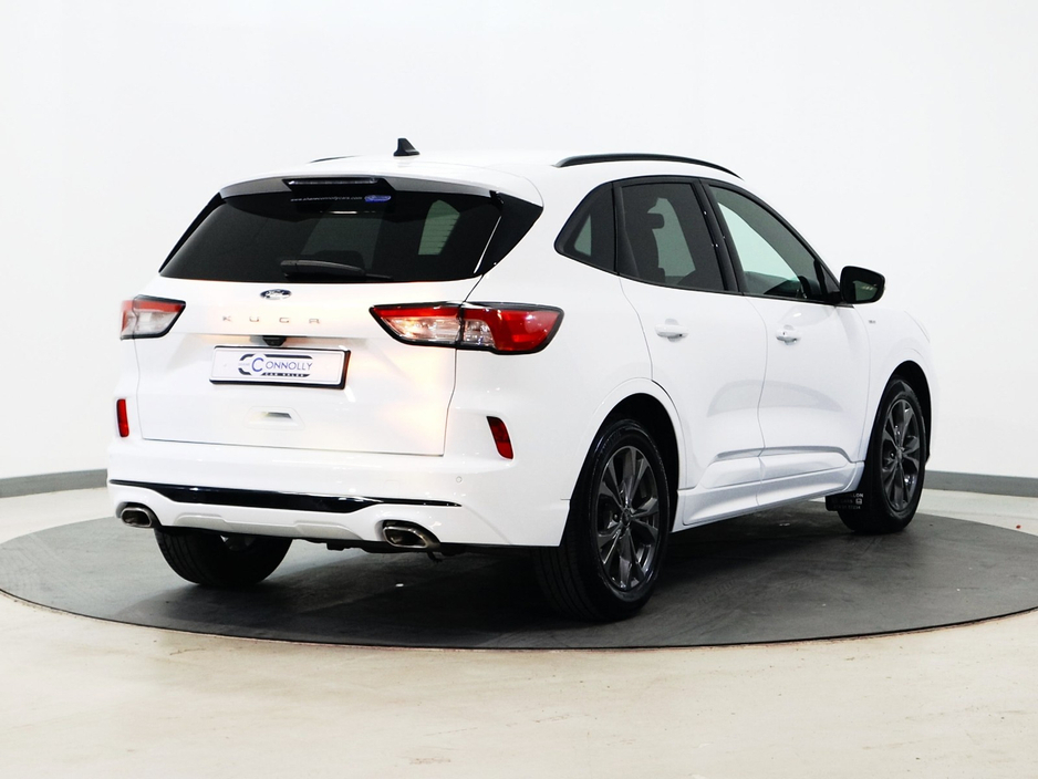 2021 Ford Kuga - image 2