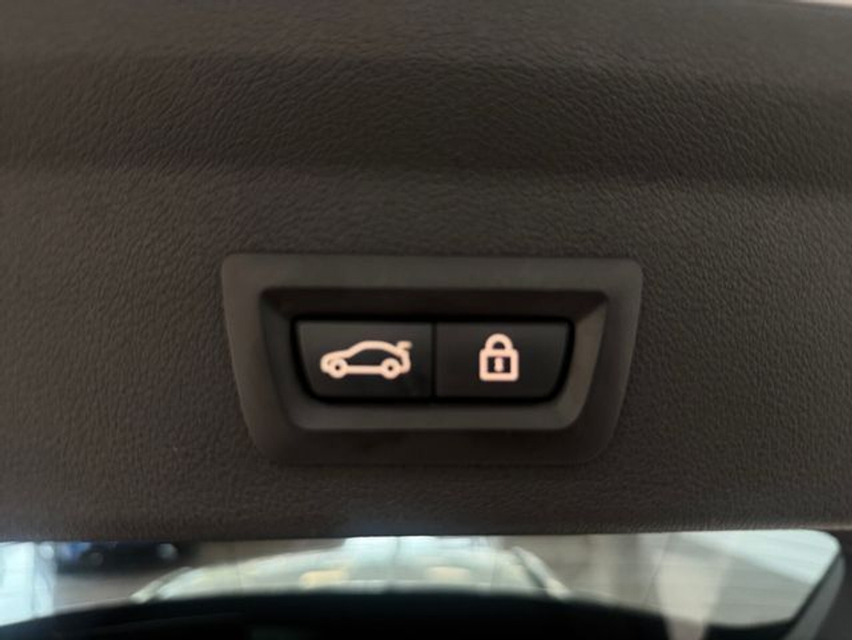 2020 BMW 1 Series - image 19