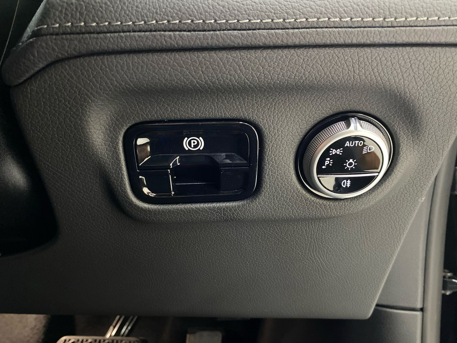 2025 Mercedes-Benz EQE - image 22