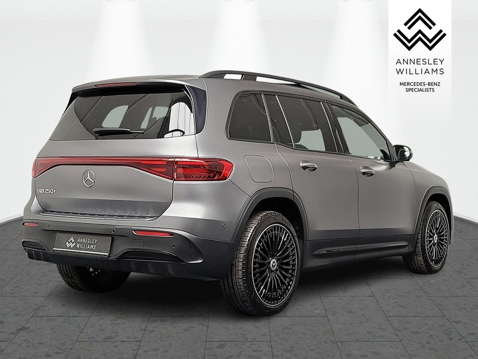 2025 Mercedes-Benz EQB - image 6