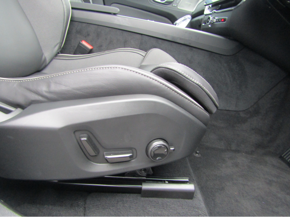 2026 Volvo XC60 - image 13