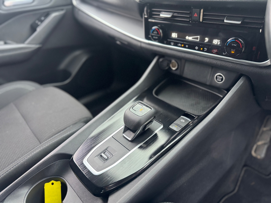 2021 Nissan Qashqai - image 10