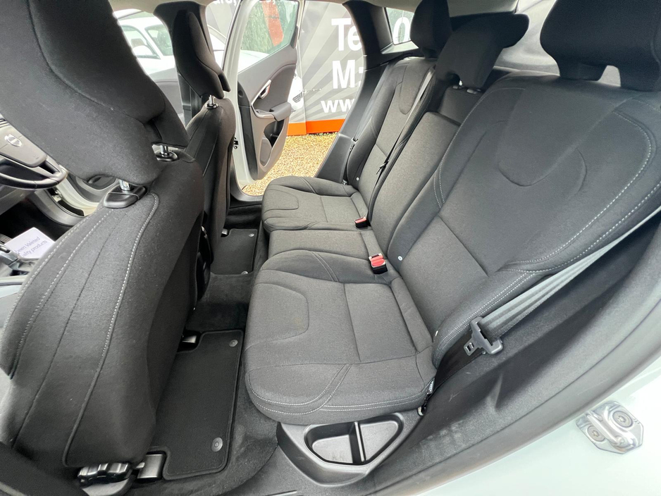 2016 Volvo V40 //STUNNING V40///AUTO//NEW NCT//IMMACULATE// €14,950