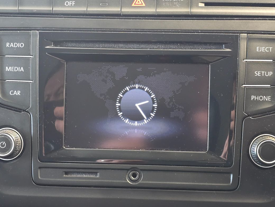 2015 Volkswagen Polo - image 11