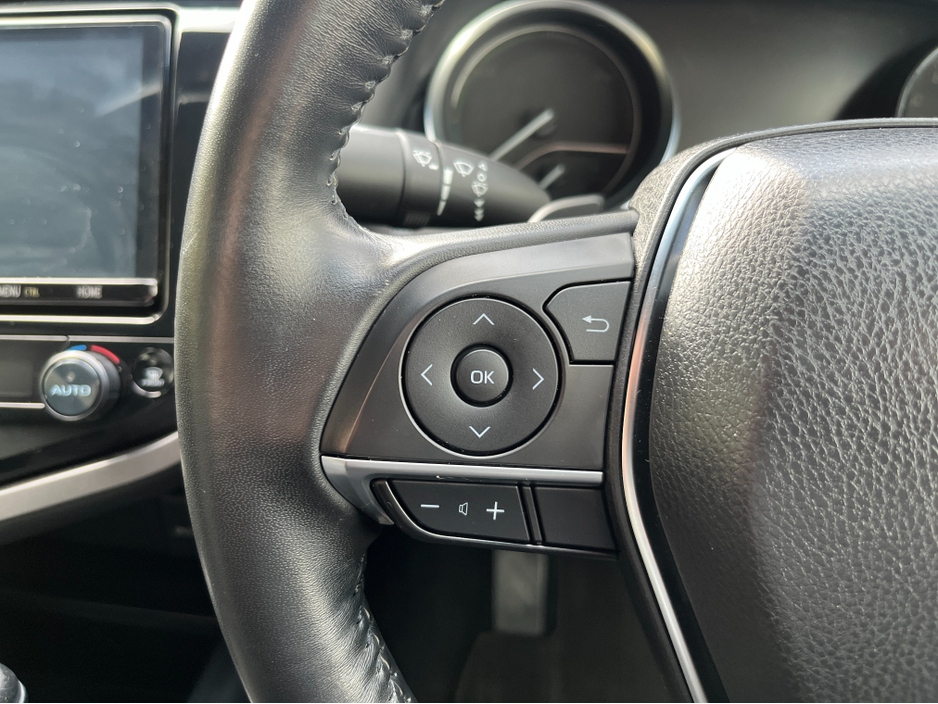 2019 Toyota Camry - image 18