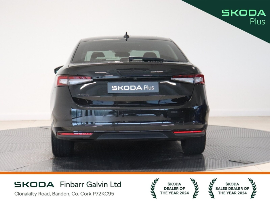 2025 Skoda Superb - image 14