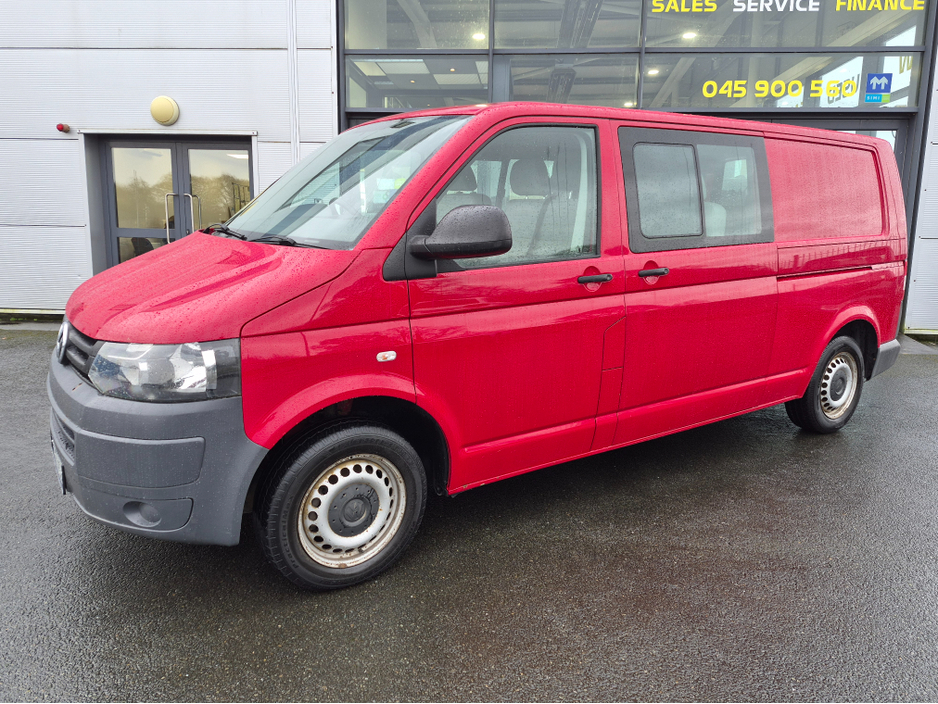 2012 Volkswagen Transporter KOMBI LWB 3000 140 BHP 4MOTION €15,750