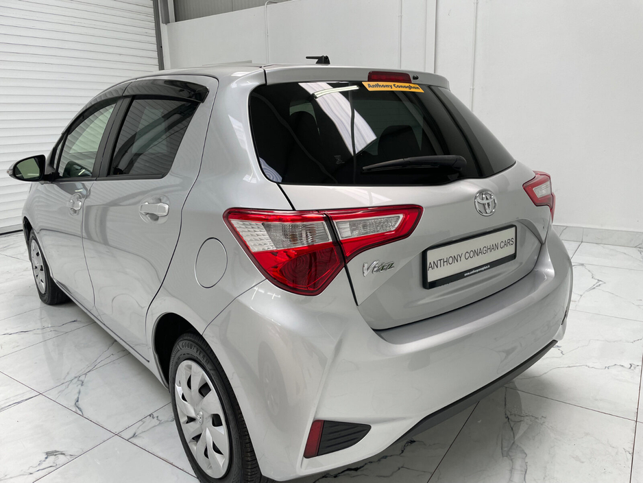 2019 Toyota Yaris - image 3