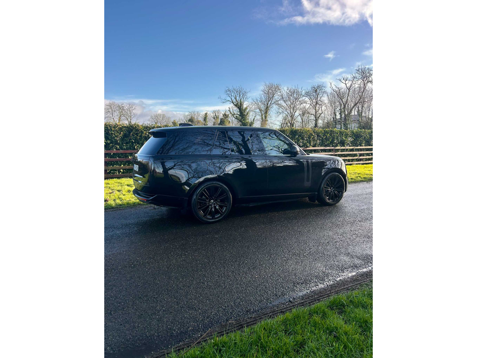 2024 Land Rover Range Rover Sport - image 9