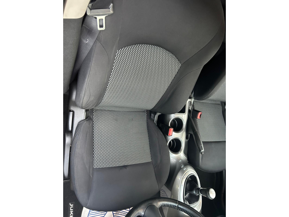 2016 Nissan Juke - image 11