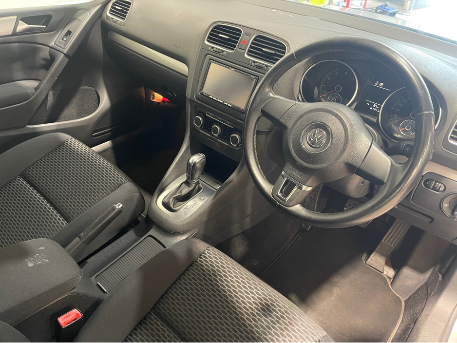 2013 Volkswagen Golf - image 11