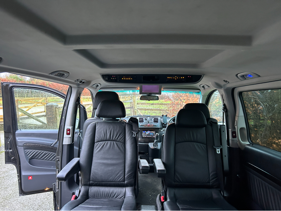 2008 Mercedes-Benz Viano AUTO//ELECTRIC WHEEL CHAIR RAMP//6 CAPTAINS UNMARKED LEATHER SEATS//DVD//ELECTRIC DOOR CLOSING///BRAND NEW NCT 2/2027///TINY MLS///UNIQUE OPPORTUNITY €15,950