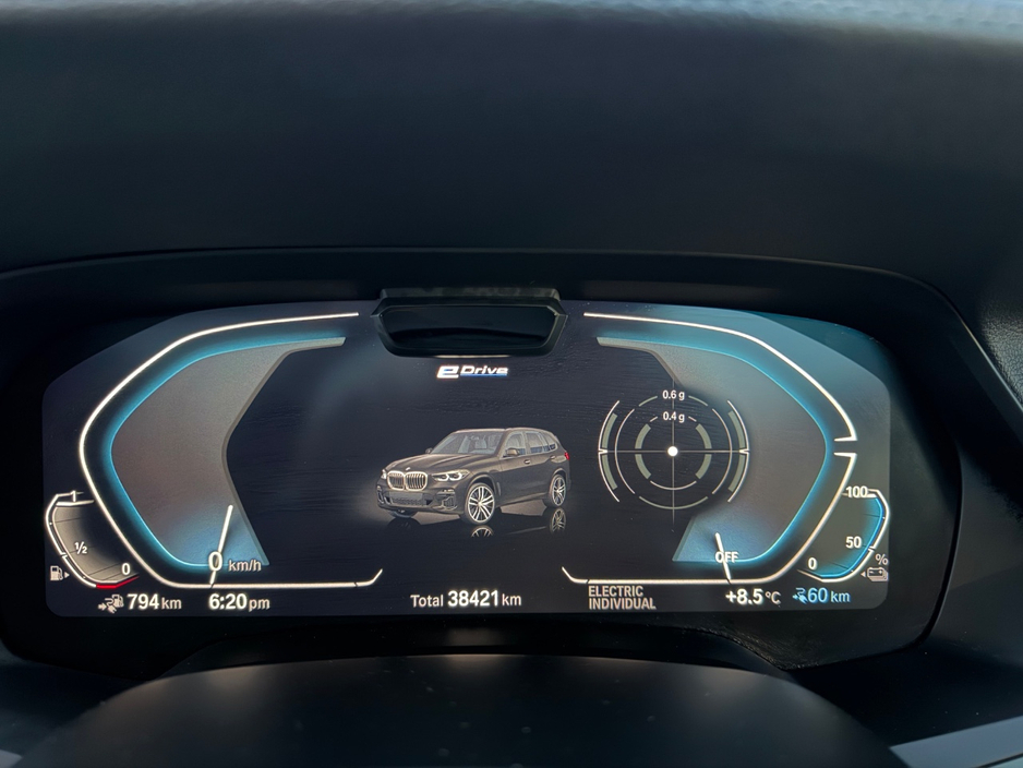 2020 BMW X5 - image 28