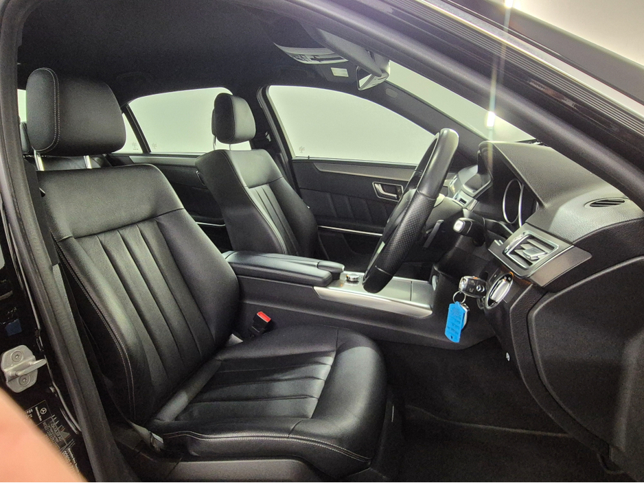 2015 Mercedes-Benz E Class - image 8
