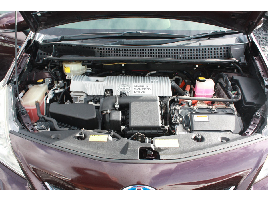 2014 Toyota Prius - image 6