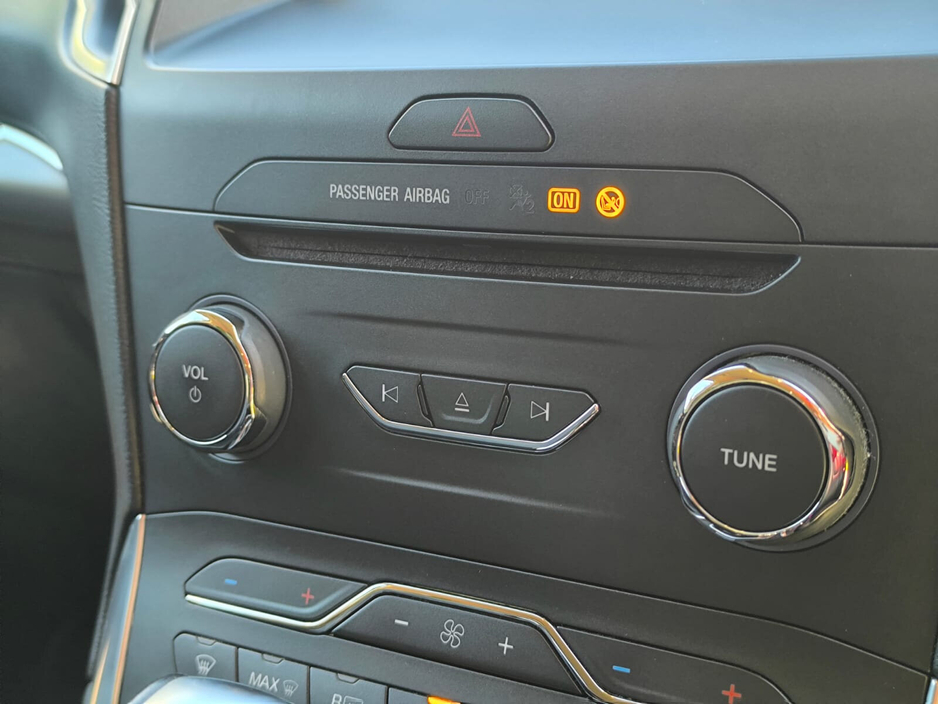 2017 Ford S-Max - image 25