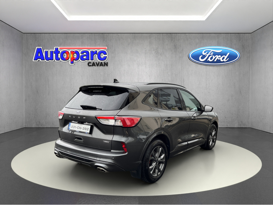 2023 Ford Kuga - image 3