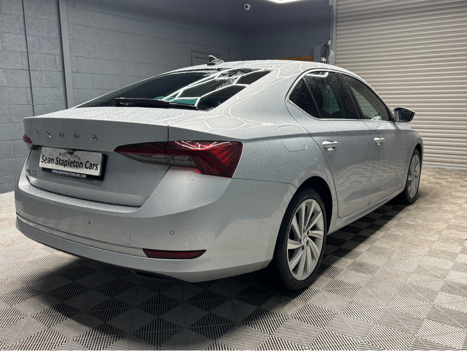 2021 Skoda Octavia - image 12