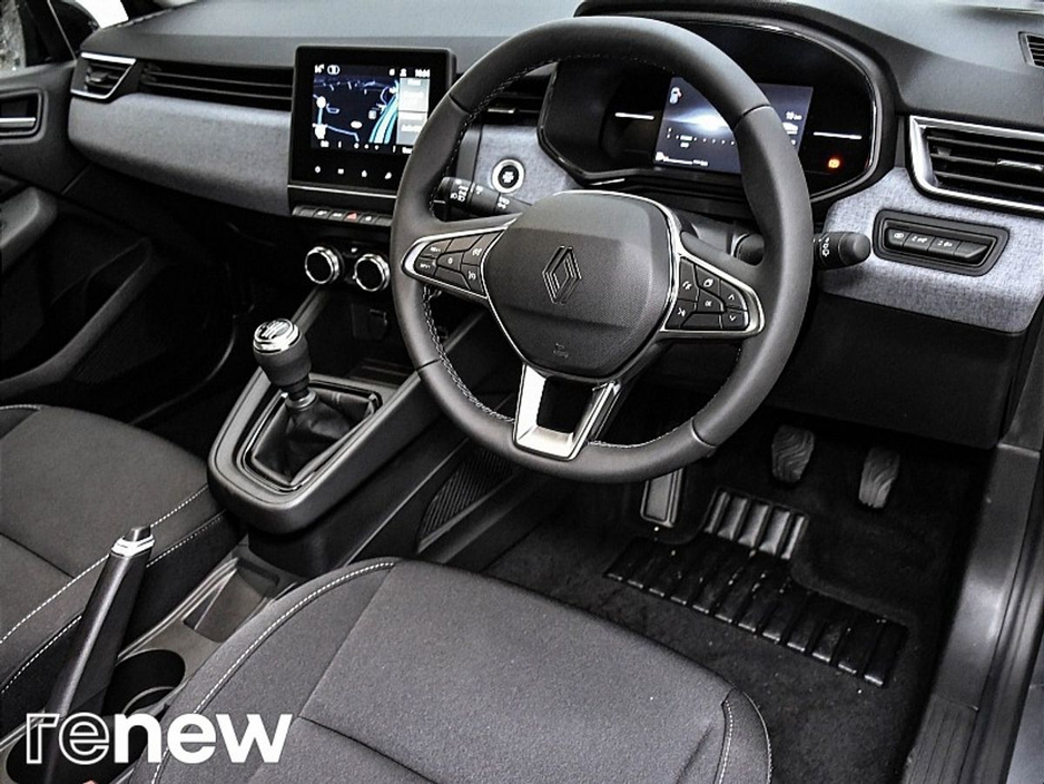 2025 Renault Clio - image 6