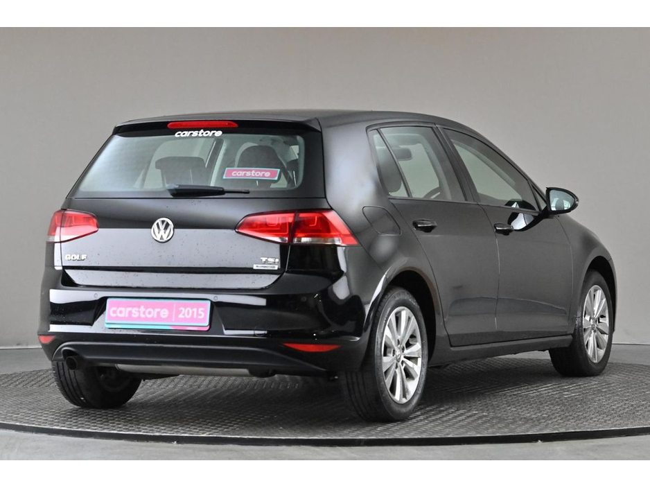 2015 Volkswagen Golf - image 9