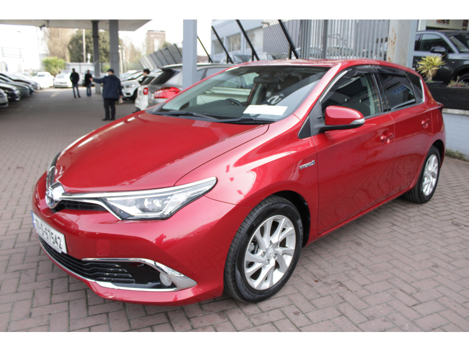 2017 Toyota Auris - image 8