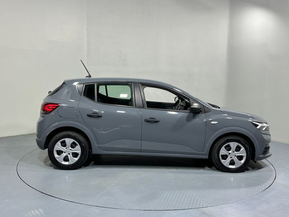 2024 Dacia Sandero - image 8