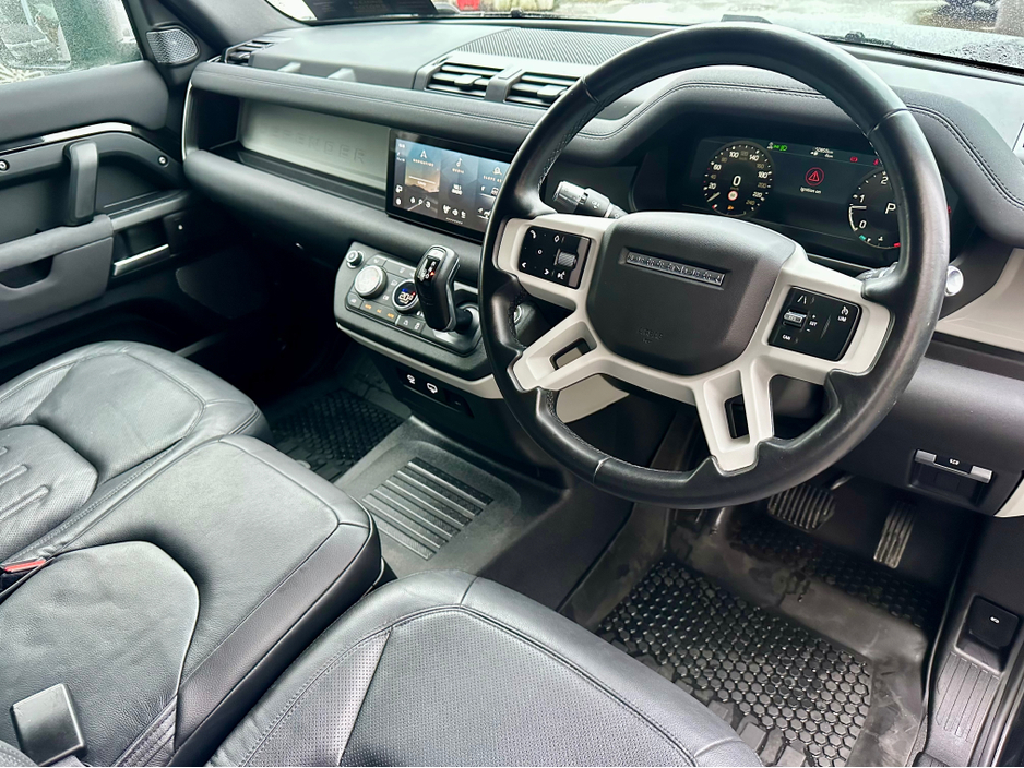 2022 Land Rover Defender ++LOW KM++ 3 SEATS / PLUS VAT €53,000