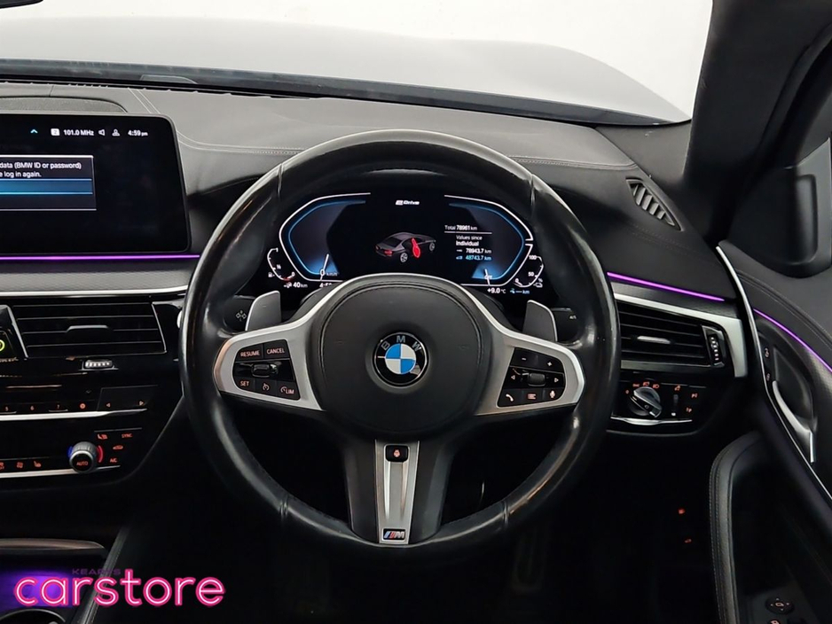 2021 BMW 5 Series - image 18