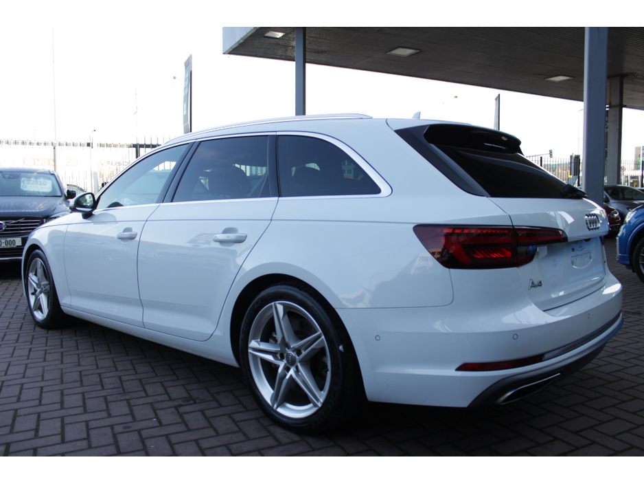 2020 Audi A4 - image 6