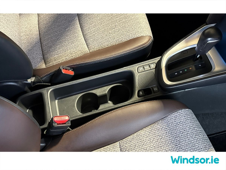 2020 Toyota Yaris Cross - image 13