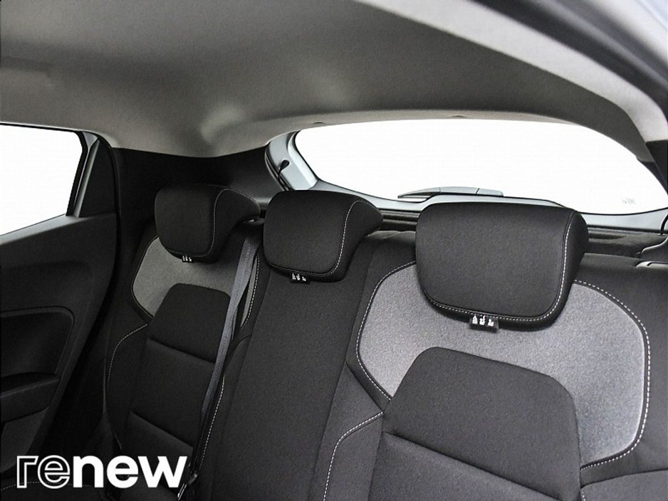 2025 Renault Clio - image 20