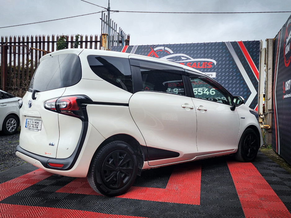 2019 Toyota Sienta - image 17