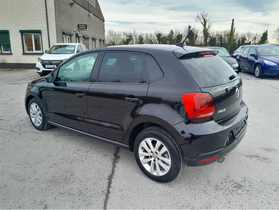 2016 Volkswagen Polo - image 8